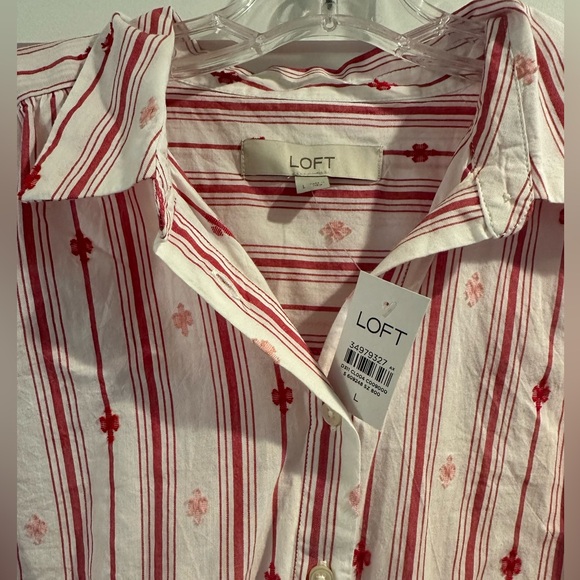 New Loft red and white striped button cuff sleeve short sleeve shirt. - Picture 2 of 6